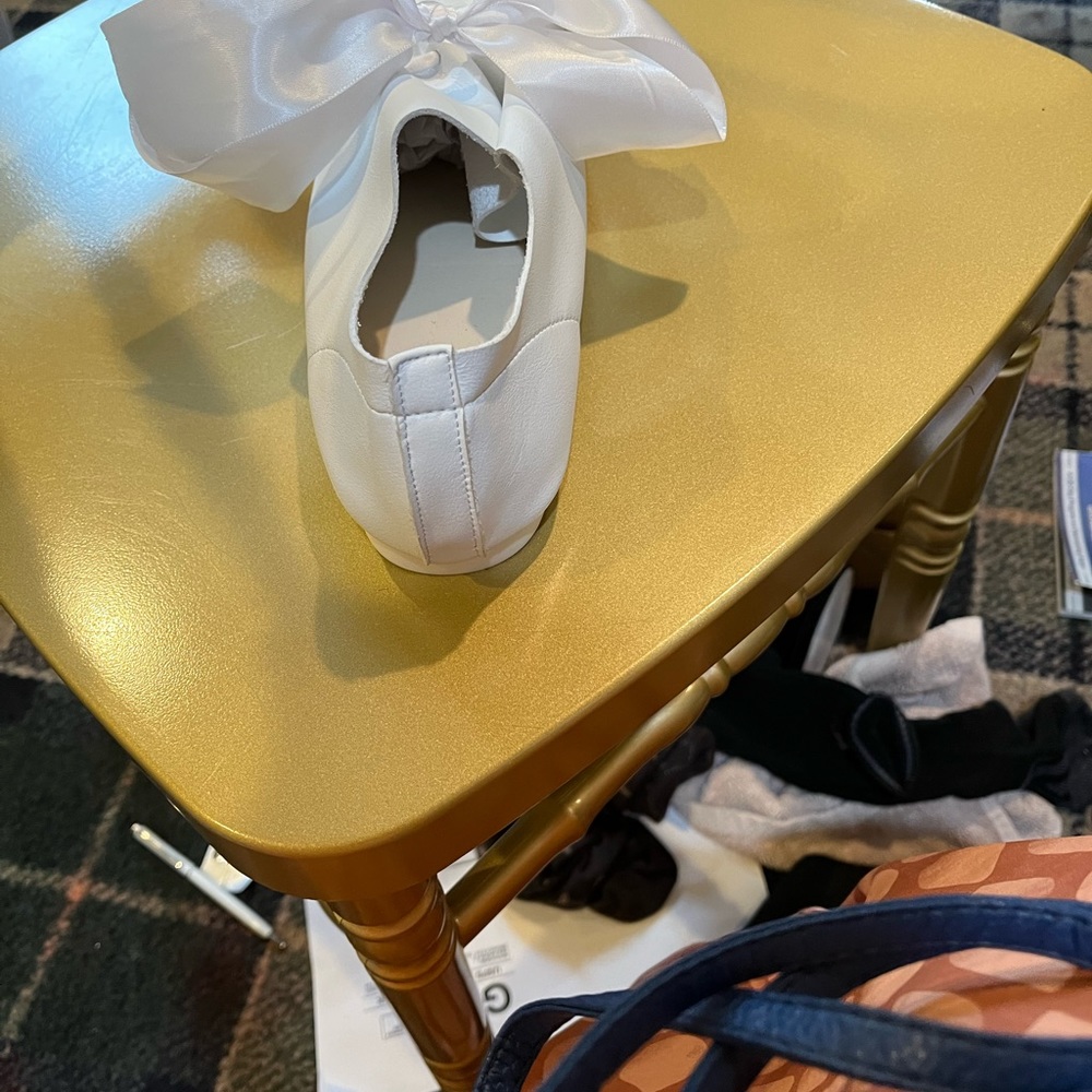 White flats - Picture 3 of 4